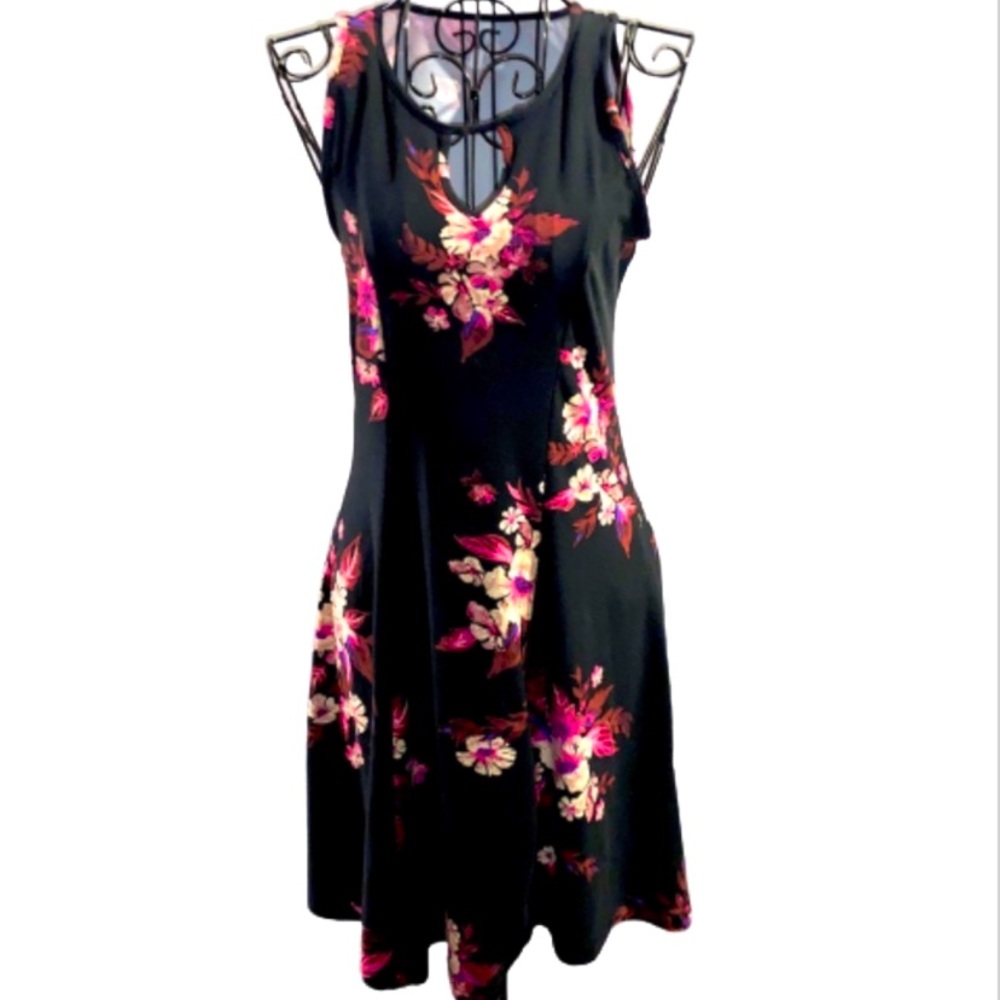 MUDD Women's Small Black & Pink Floral Sleeveless Keyhole Mini Dress